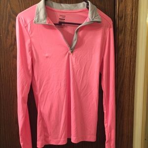 Semi-fitted athletic shirt